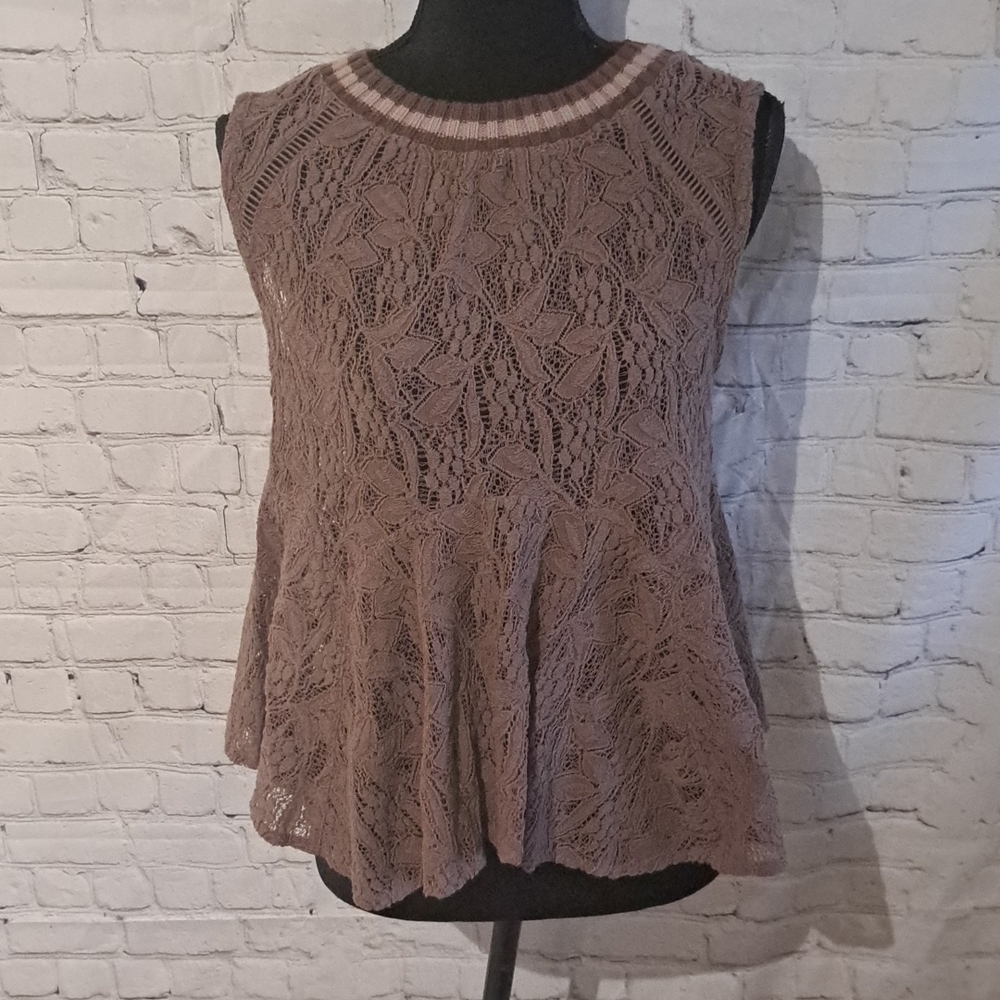 FREE PEOPLE small sheer lace flow top
